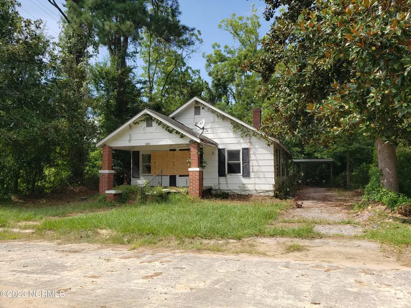 224 W Walter ST, Whiteville, NC 28472