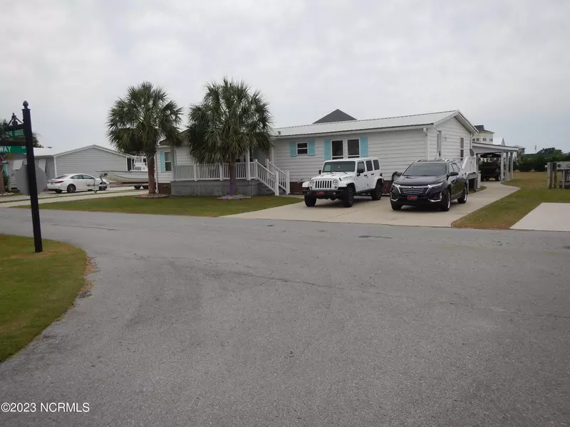 225 Blue Goose LN, Newport, NC 28570