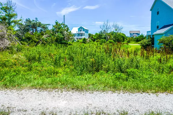 603 S Evelyn LN,  Topsail Beach,  NC 28445