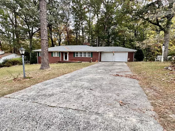 Williamston, NC 27892,102 Short DR