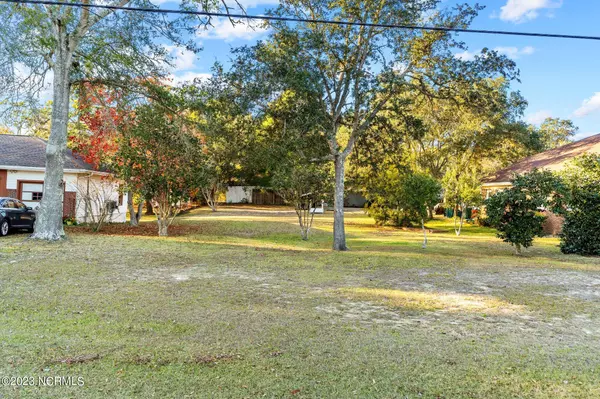 Southport, NC 28461,717 E Moore ST