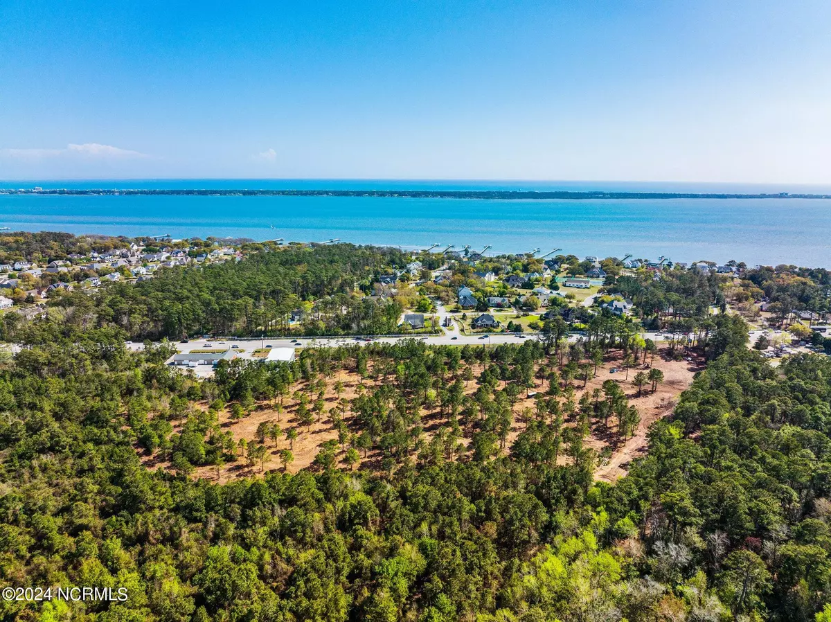 Morehead City, NC 28557,476 Highway 24