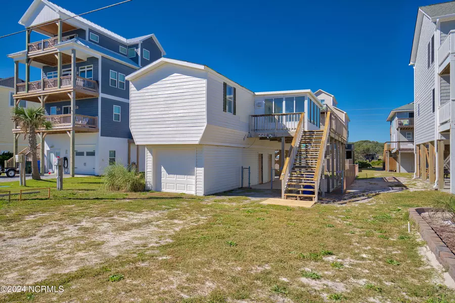 221 Topsail RD, North Topsail Beach, NC 28460