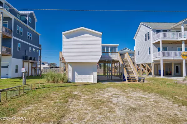 North Topsail Beach, NC 28460,221 Topsail RD