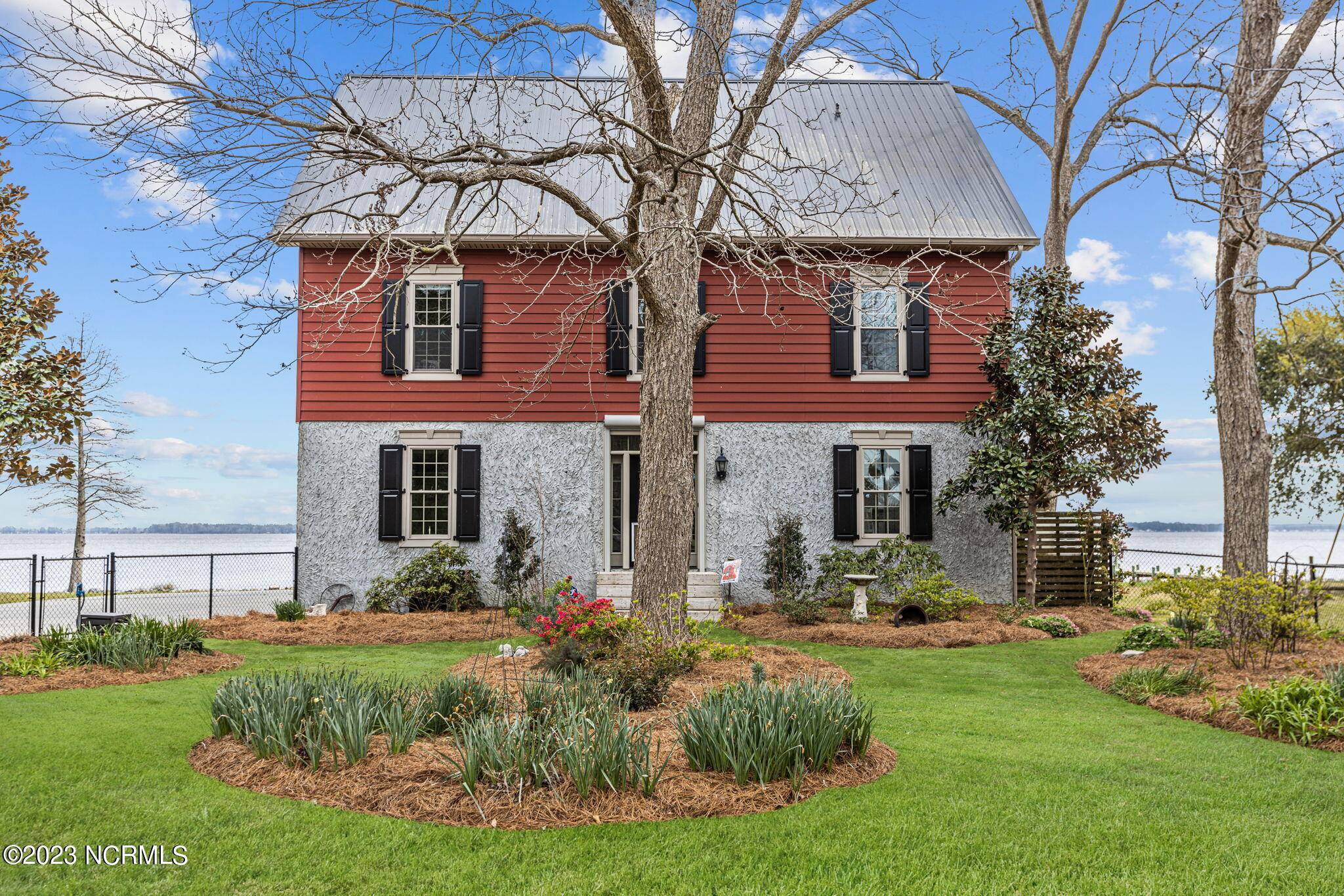 Blounts Creek, NC 27814,901 Down Shore RD
