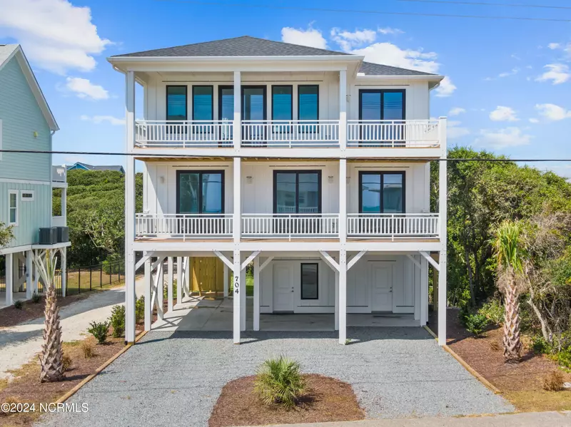 704 N Anderson BLVD, Topsail Beach, NC 28445