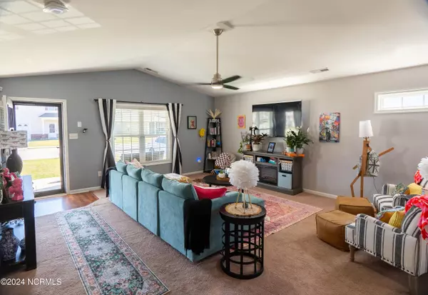 New Bern, NC 28562,419 Elsmore DR