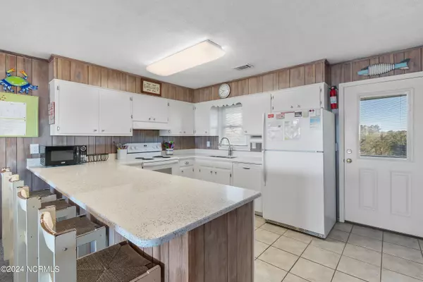 Holden Beach, NC 28462,829 Ocean BLVD W