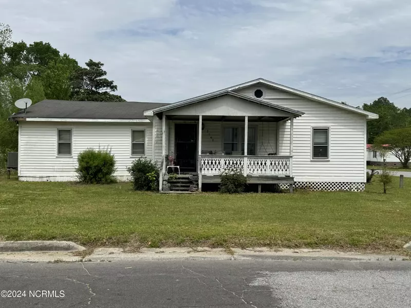 216 E Middle ST, Creswell, NC 27928