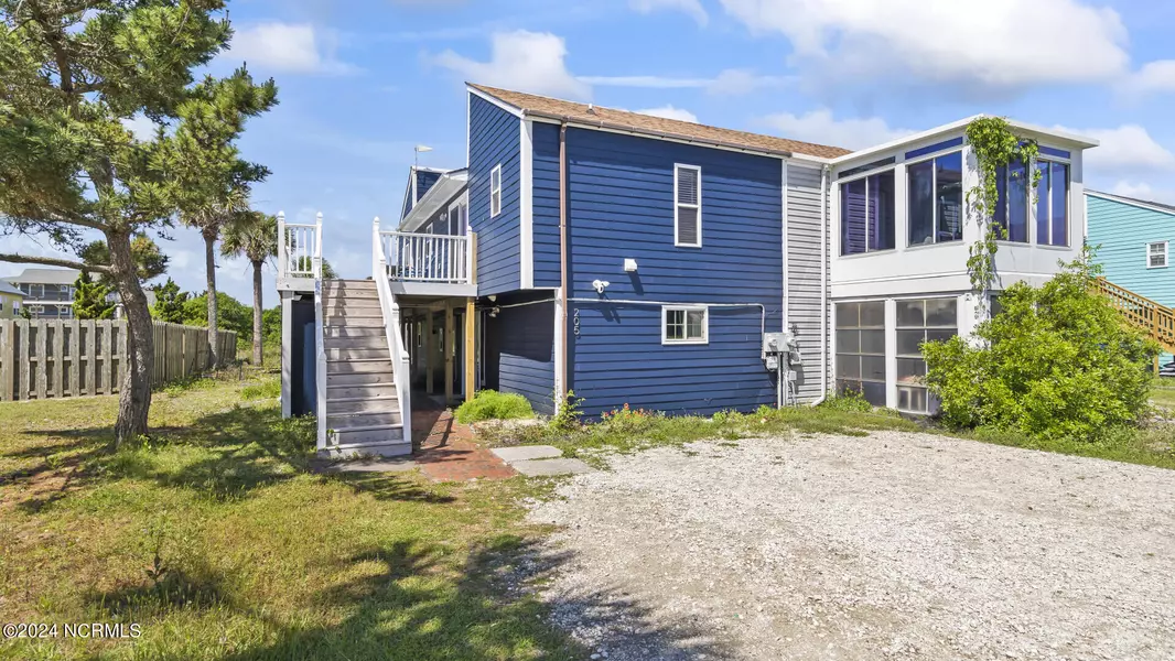 205 Oyster LN, North Topsail Beach, NC 28460