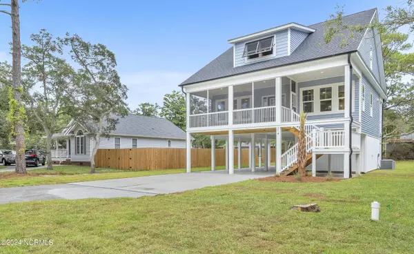 Oak Island, NC 28465,218 NE 49th ST