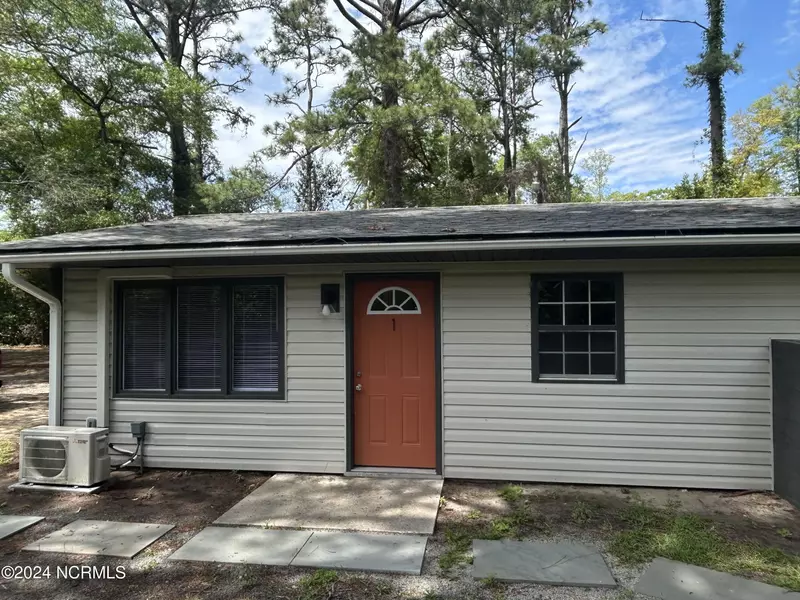 1330 N Howe ST #1, Southport, NC 28461