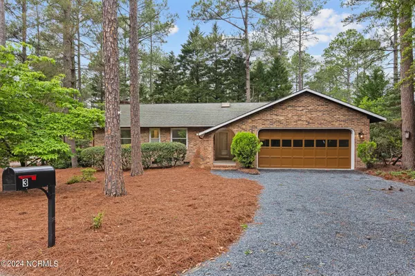 3 Meadowlark LN,  Pinehurst,  NC 28374