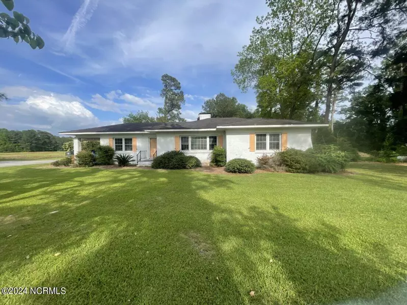 1525 Harrelsonville RD, Whiteville, NC 28472