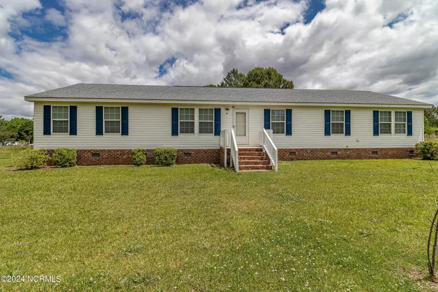 61 Old Pebble LN, Kenly, NC 27542