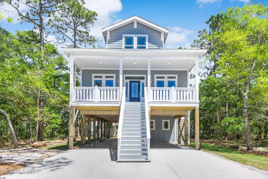 308 NE 41st ST, Oak Island, NC 28465