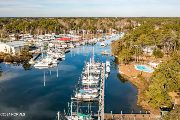 Oriental, NC 28571,415 Whittaker Point RD #W11