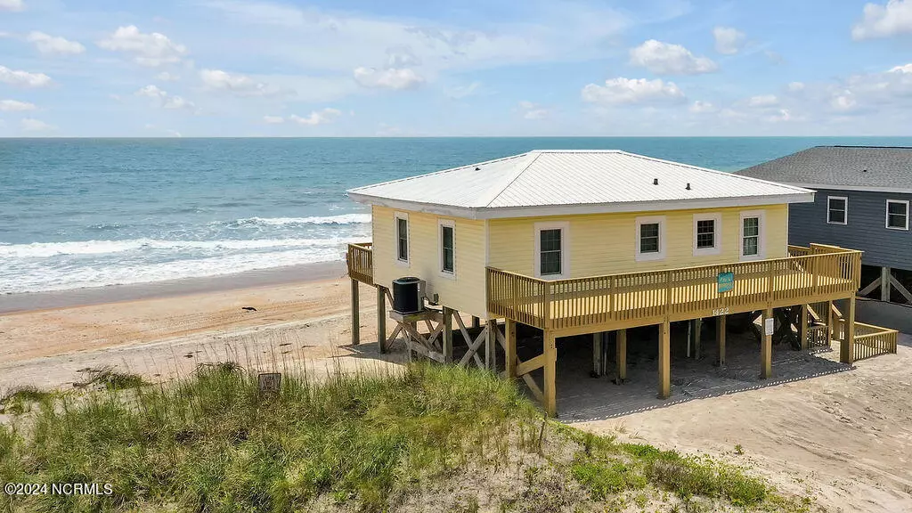 1422 N Shore DR, Surf City, NC 28445