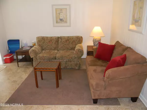 Beaufort, NC 28516,323 Front ST