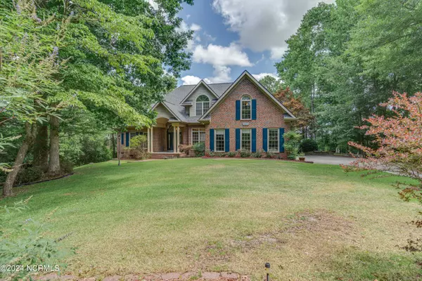 104 Line Boat LN, Swansboro, NC 28584