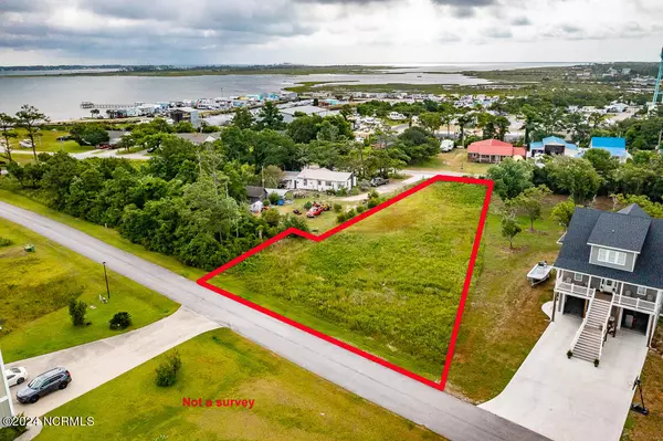 158 Westbay CIR, Harkers Island, NC 28531