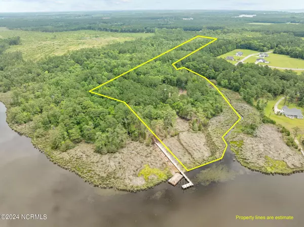 27 Cedar Bluff LN, Oriental, NC 28571