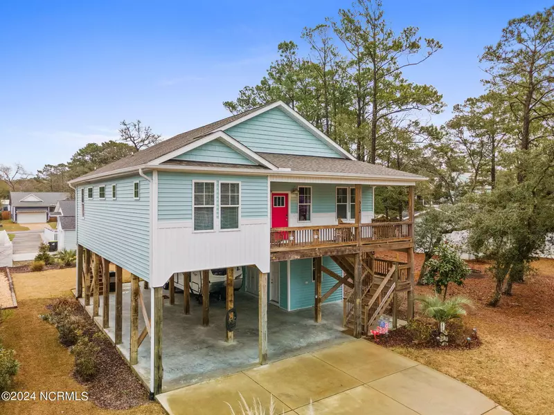 312 NE 56th ST, Oak Island, NC 28465