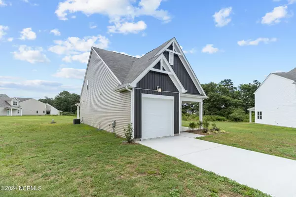 Raeford, NC 28376,143 Sailfish PL