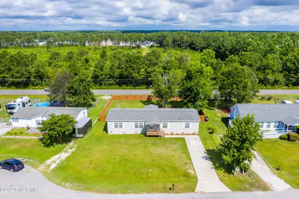 706 Oak Dale LN,  Sneads Ferry,  NC 28460