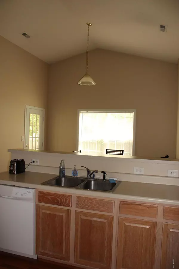 Swansboro, NC 28584,302 Clamdigger CT