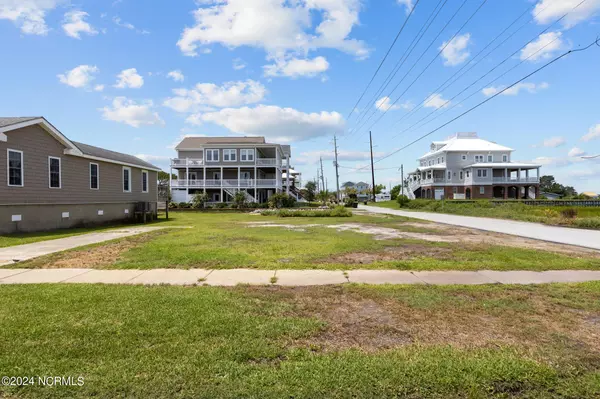 309 N 7th ST, Morehead City, NC 28557