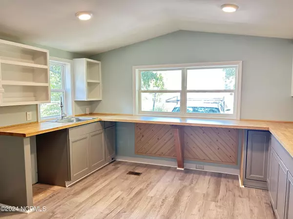 Supply, NC 28462,1184 Oak CT SW