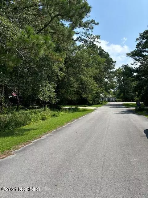 107 Starboard CIR, Oriental, NC 28571