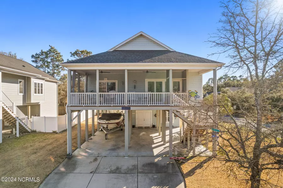 107 W Yacht DR, Oak Island, NC 28465