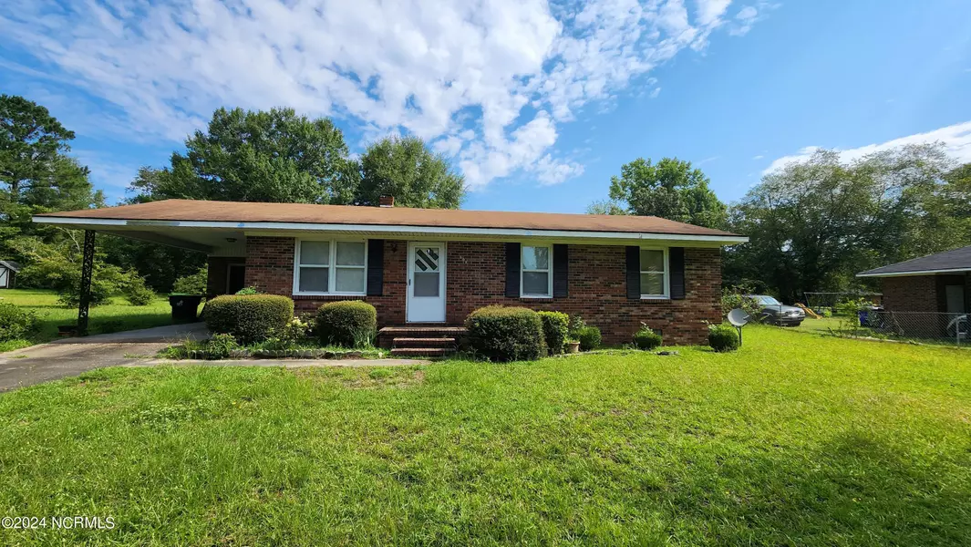 608 Richardson ST, Elizabethtown, NC 28337