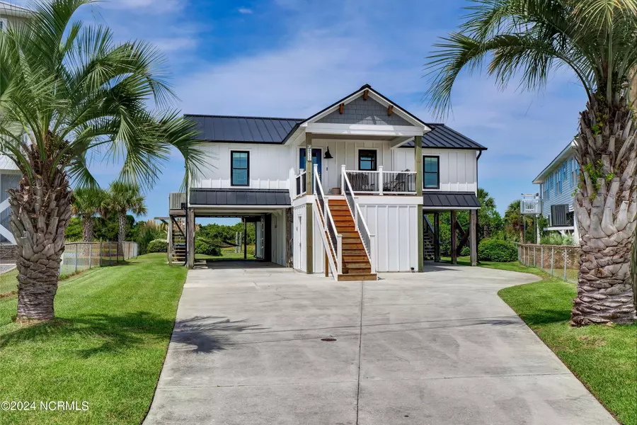 6122 6th Street ST, Surf City, NC 28445