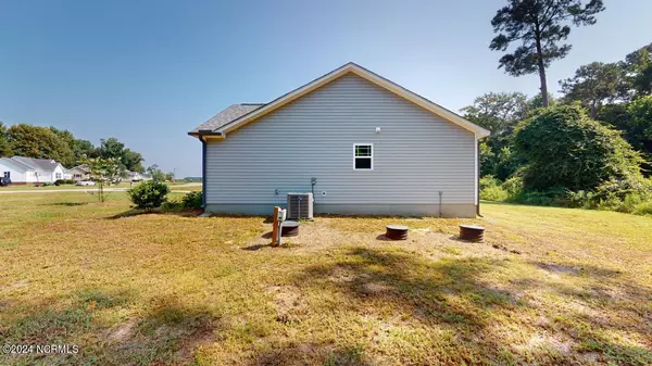 Kenly, NC 27542,102 Second Base CT