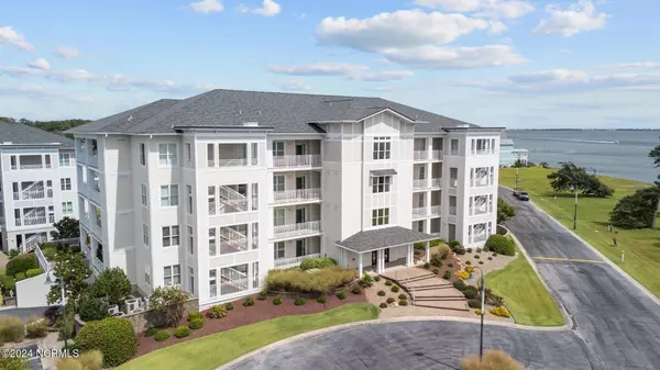 Morehead City, NC 28557,150 Lands End RD #A-24