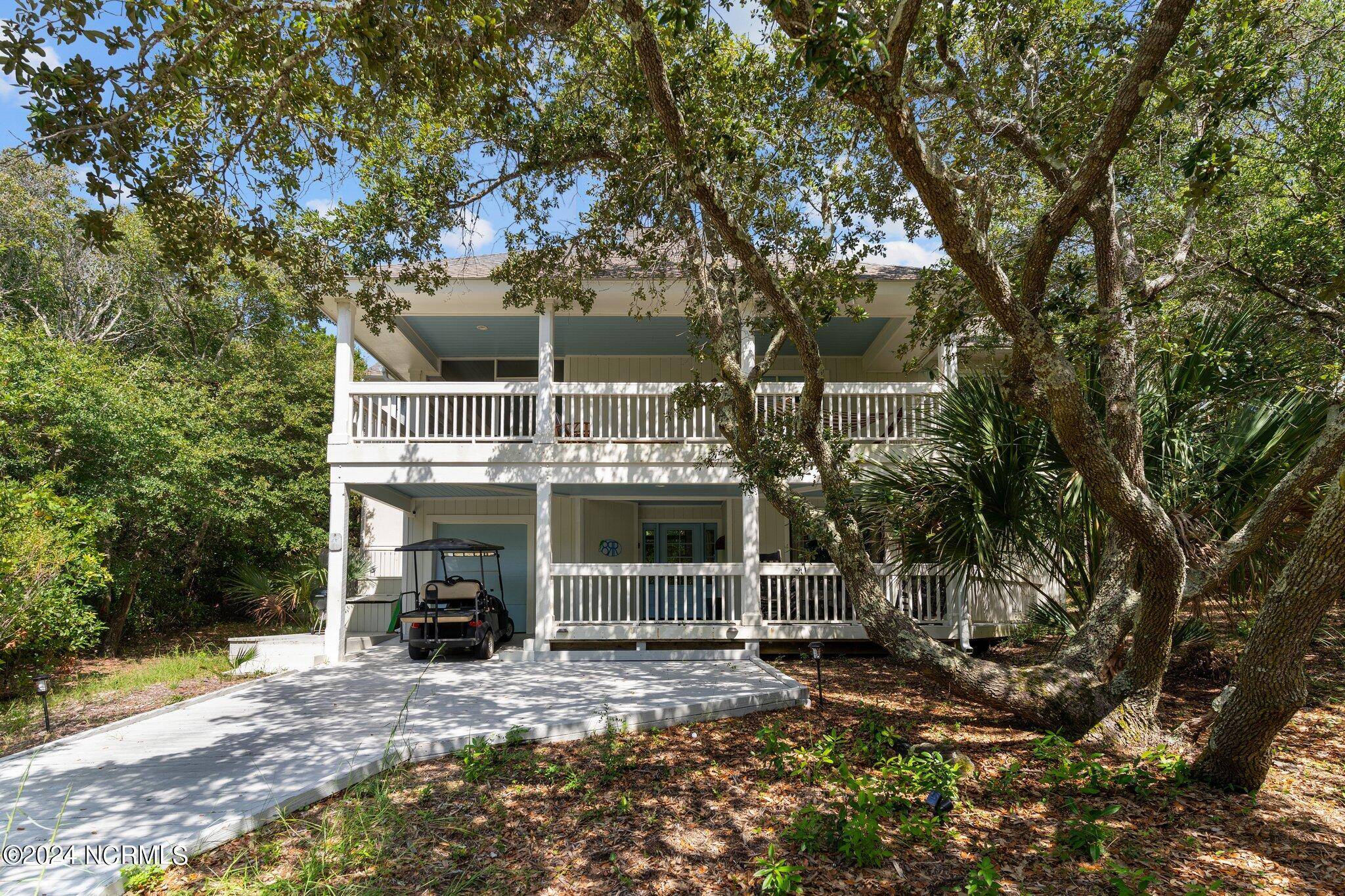 8 Racerunner CT, Bald Head Island, NC 28461