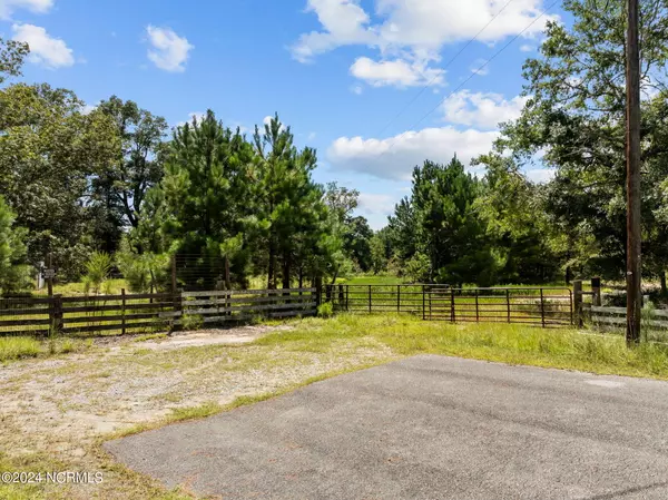 1185 Buckle RD, Currie, NC 28435