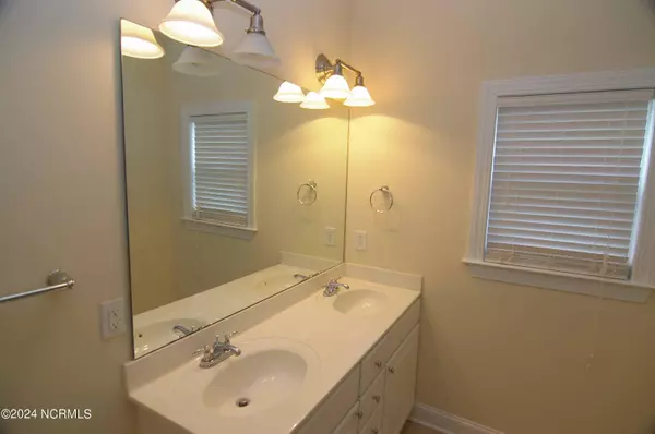 Greenville, NC 27858,4004 Bluebill DR