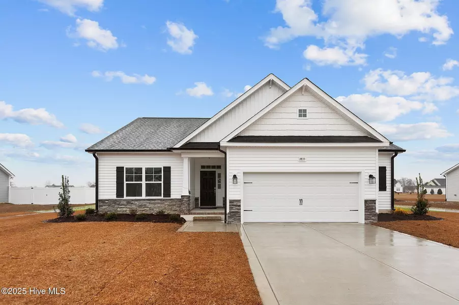 2833 Tucker Hill DR, Grimesland, NC 27837