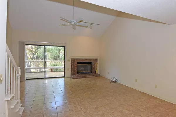 Wilmington, NC 28403,1800 Eastwood RD #Apt 220