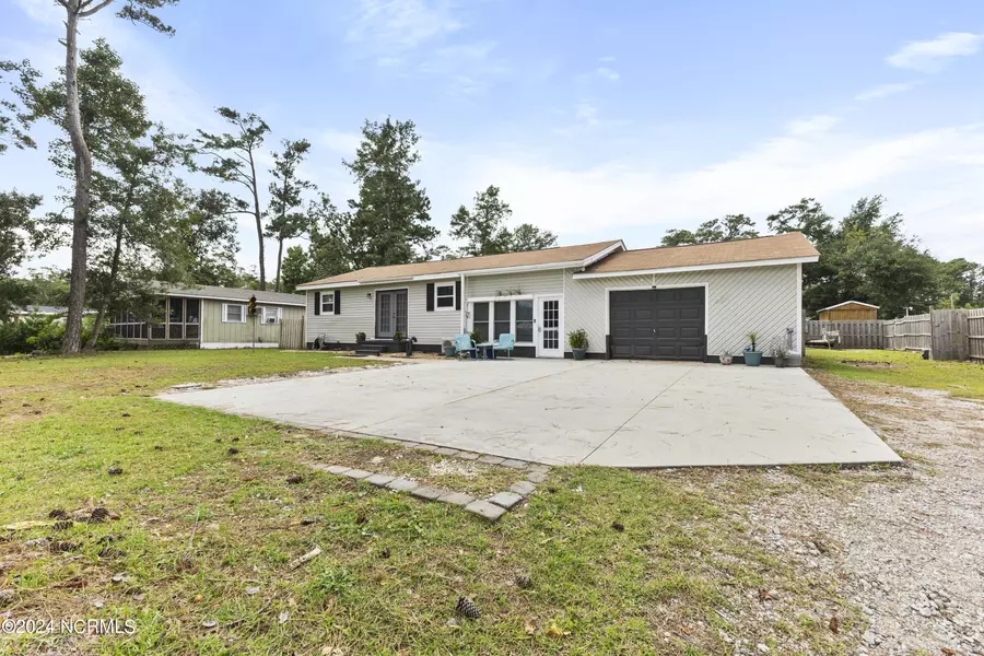 209 NE 78th ST, Oak Island, NC 28465