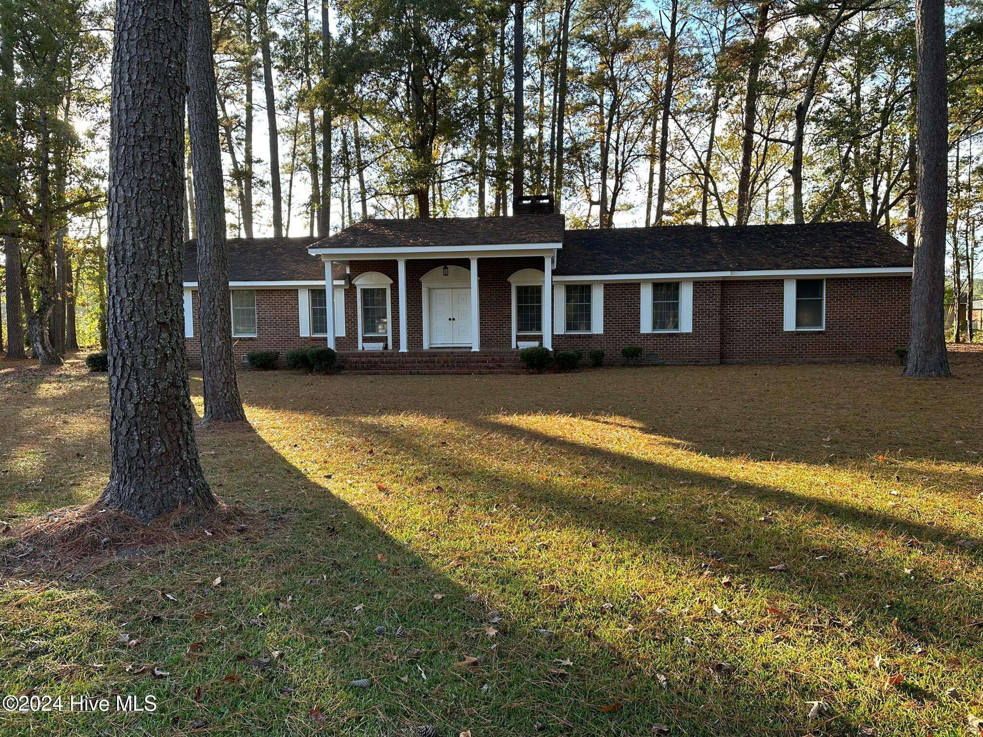 402 Debbie ST, Bayboro, NC 28515