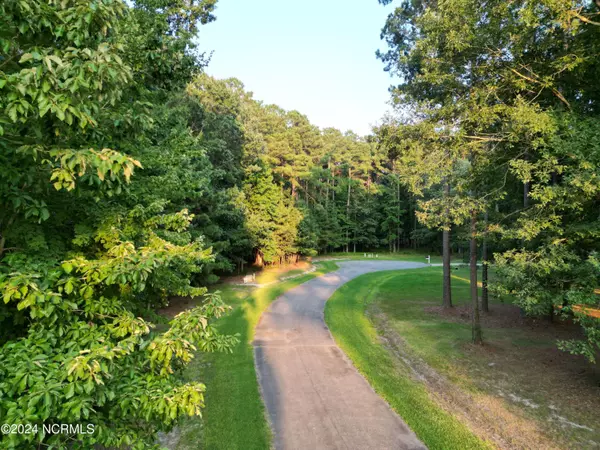 Hertford, NC 27944,111 Chatooga CT #E