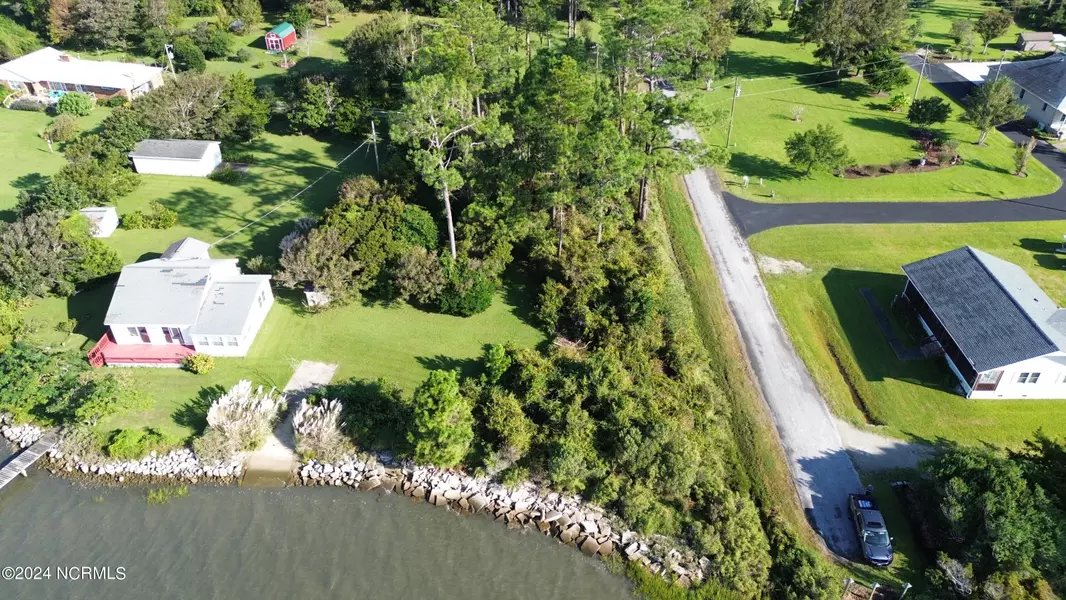 340 Sleepy Point RD, Gloucester, NC 28528