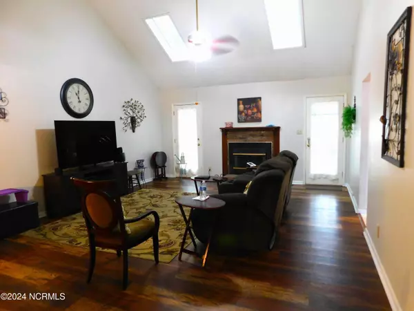 Laurinburg, NC 28352,1714 Anita DR