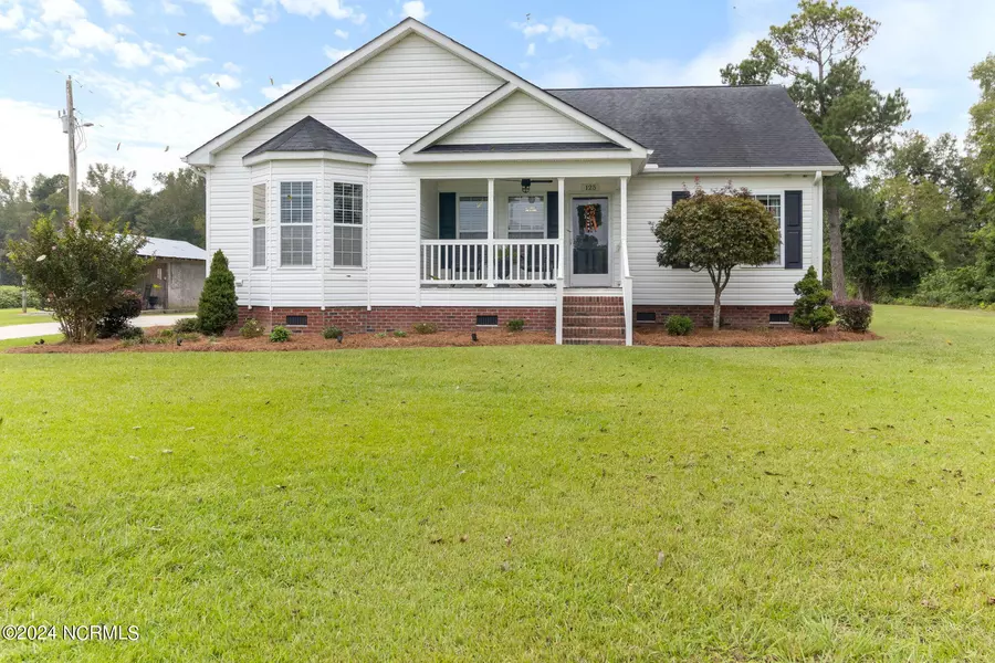 125 Trails End LN, Whiteville, NC 28472