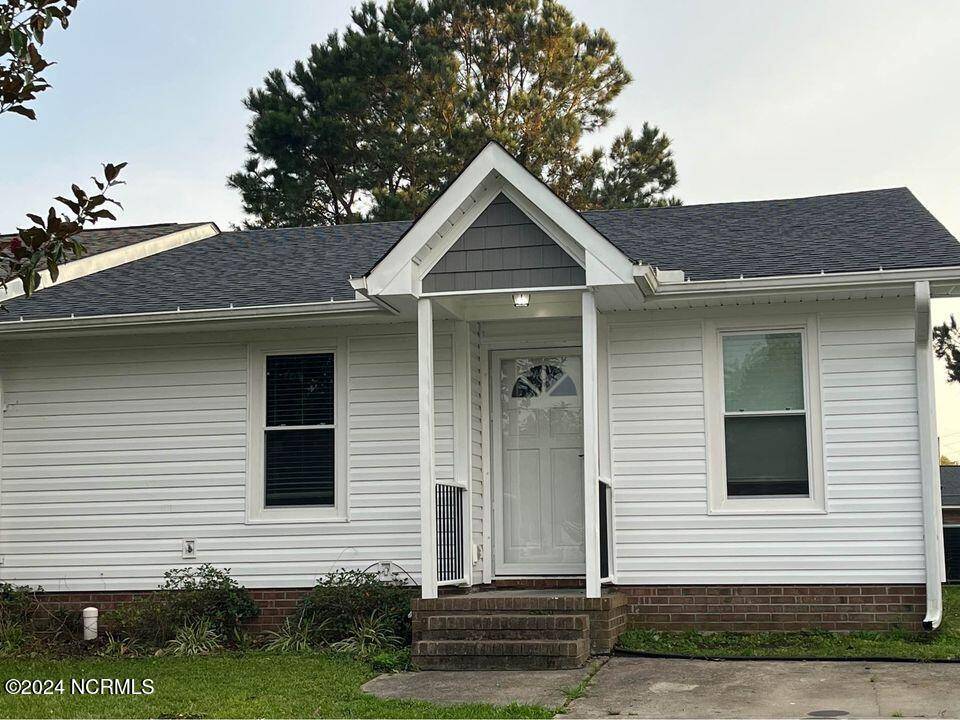 104 Creekview DR,  Jacksonville,  NC 28540